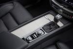 Volvo XC60 D4 Inscription 2017 года (UK)